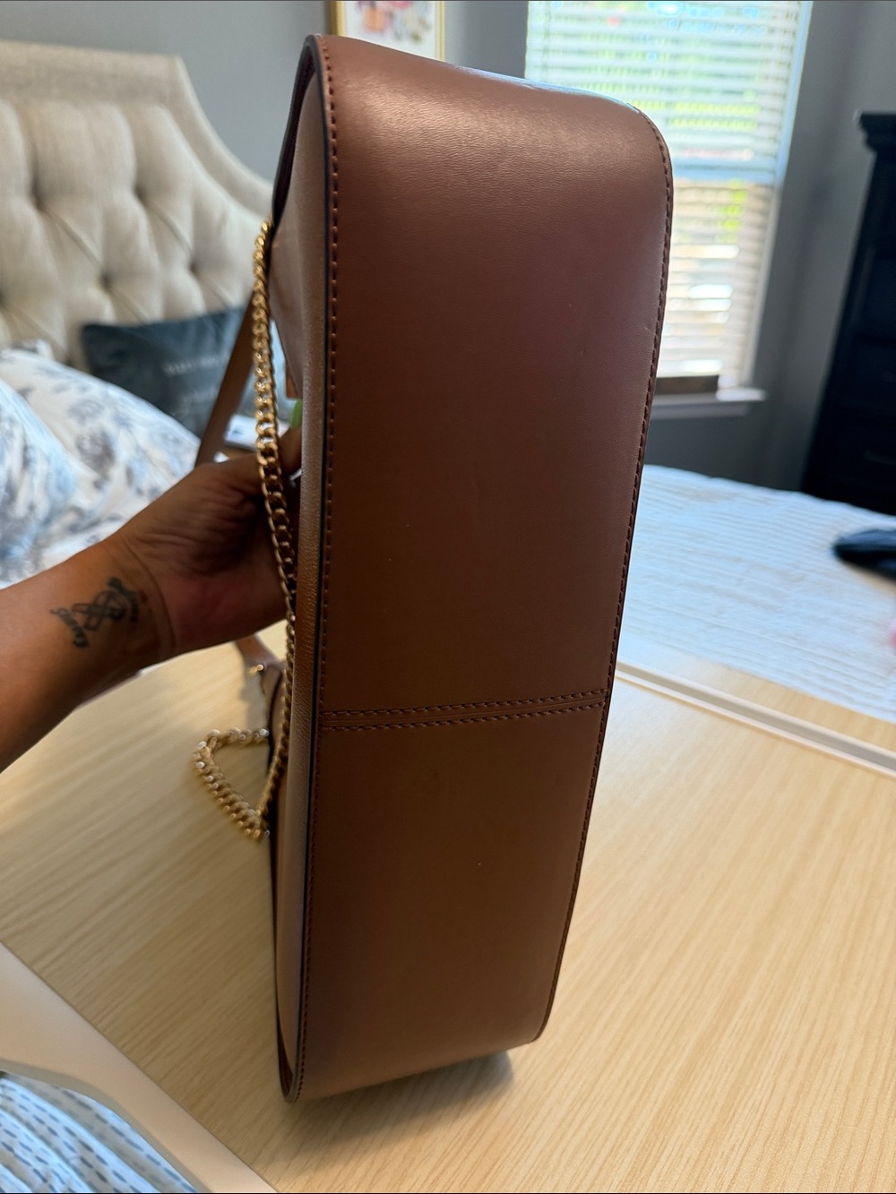 MICHAEL KORS Smooth Brown Leather Shoulder Hobo with Gold Hardware - Picture 5 of 6